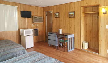 Alpine Motel double-queen thumbnail