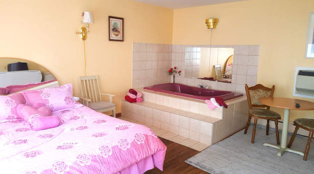 jacuzzi room