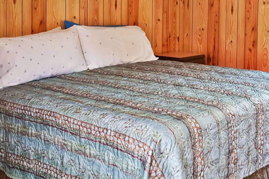 king size bed room