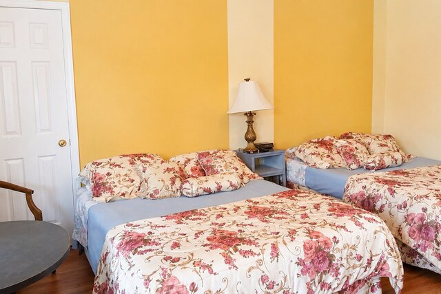 Joint Rooms at Alpine Motel — photo 59