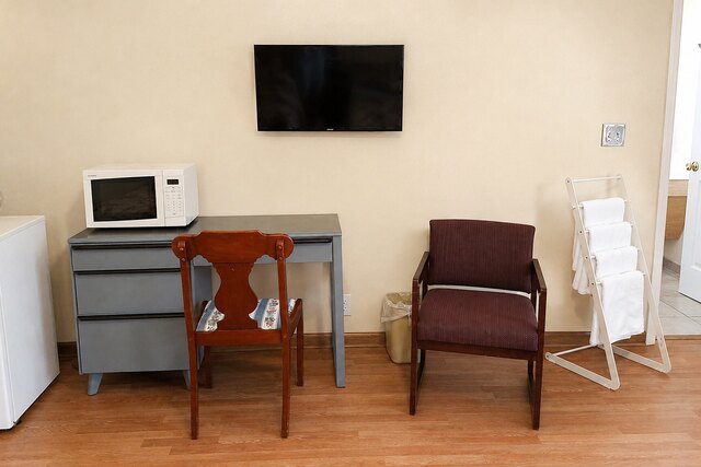 Joint Rooms at Alpine Motel — photo 58