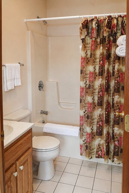 Bright queen room interior